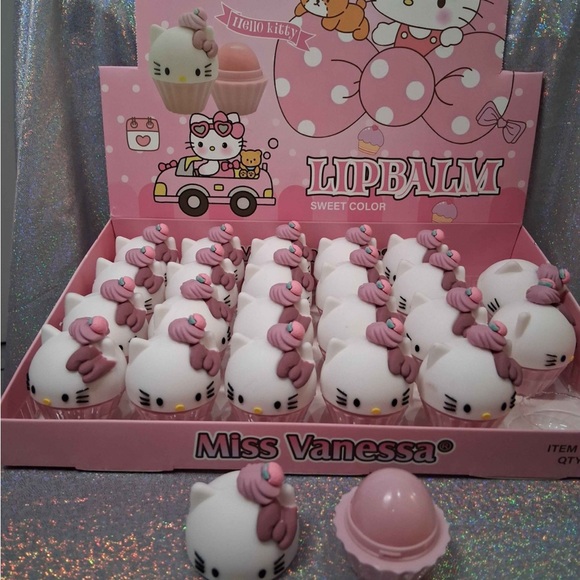 Hello Kitty Lip Balm Set - Picture 2 of 3